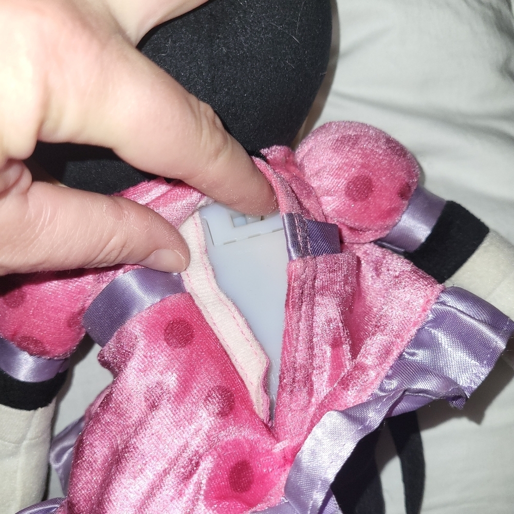 Talking Minnie Mouse doll - Picture 5 of 7